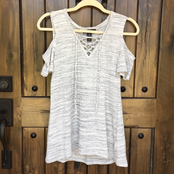 Style and Co. Cold Shoulder V-neck Tie Top XS - Picture 3 of 7